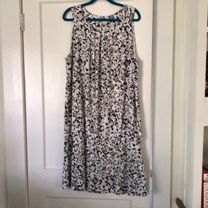 Animal print sleeveless 2x dress.